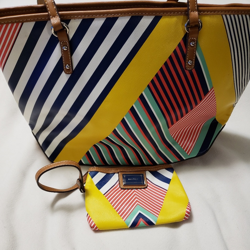 Nine West purse and wristlet